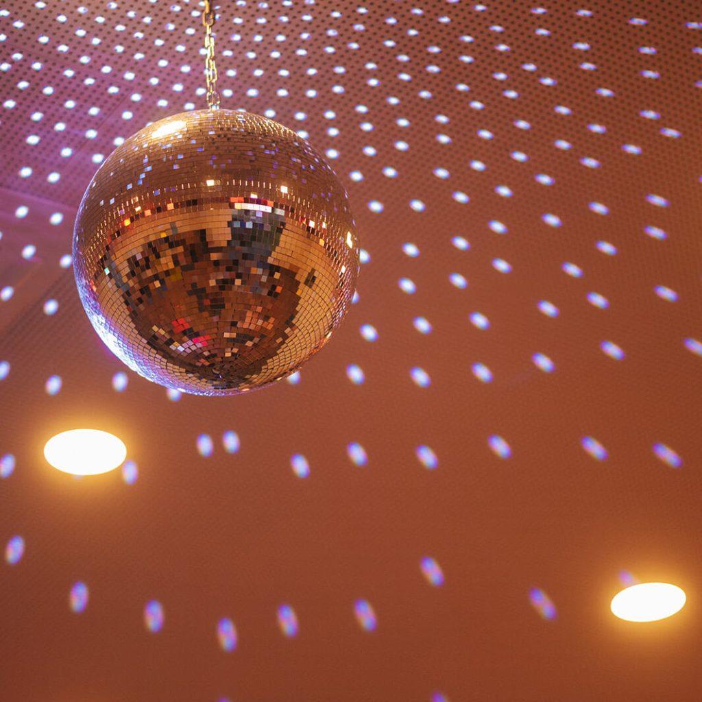 Karma Klub Yoga Festival Saarbrücken Discokugel